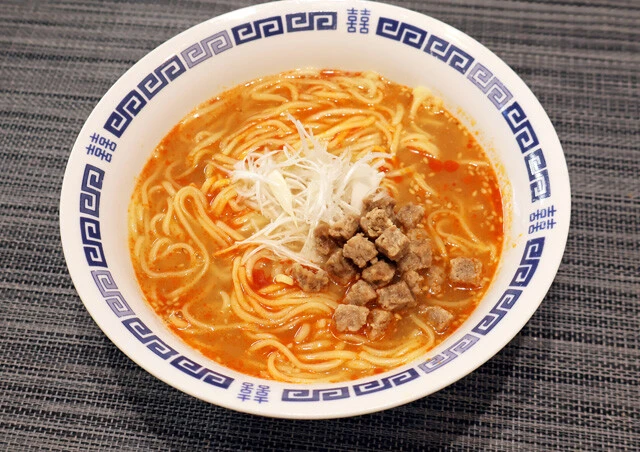 ラ王謎肉担々麺　日清ラ王 担々麺（日清食品）を作ったら謎肉を適量入れるだけ。袋麺と謎肉は相性抜群！　味噌ラーメン、台湾まぜそばでも激ウマ！