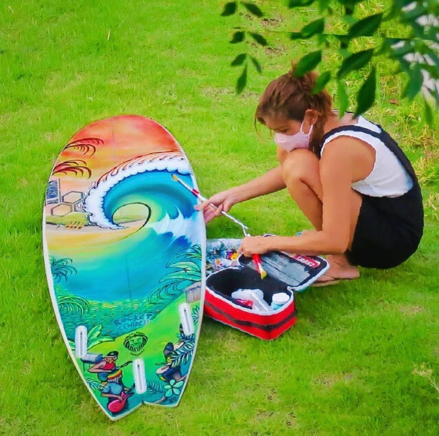 サーフボードアート(インスタグラムより)