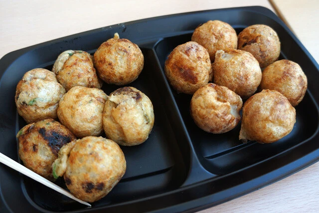 「元祖たこ焼き」と「元祖ラヂオ焼き」の2種盛り