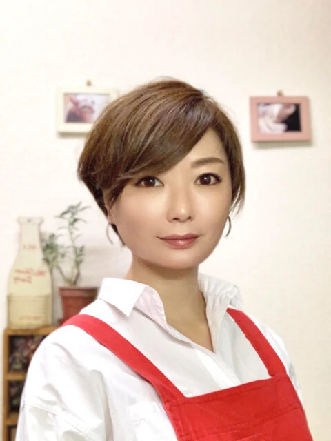 おねこ　ビールは箱買い。豊富な食材に魅了され、北海道永住を決めた生粋の食道楽。山菜採りやキャンプ、プロ野球観戦（日ハムファン）が趣味。「夜が楽しければきっと明日はもっと楽しい!」をモットーに、自分のためのおつまみのほか、企業向けにも幅広くレシピを開発