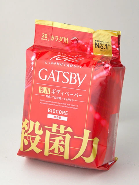 シートタイプは耳の後ろや首などに効果的。制汗、殺菌成分の入ったものは、においを事前に防ぐことができる