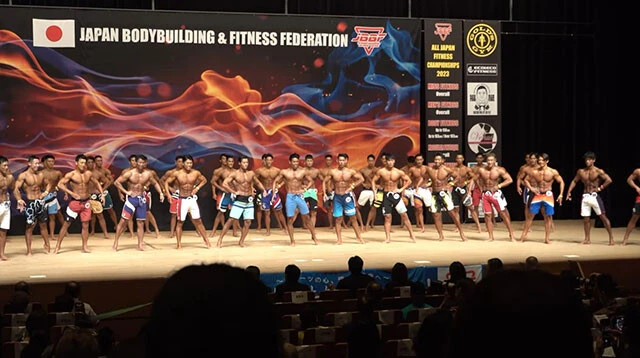 大きな大会だとステージ上にマッチョがぎっちり