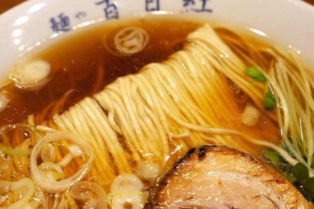 端正な麺