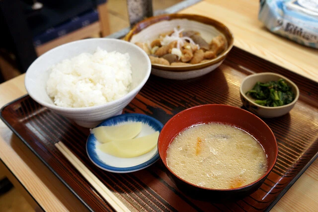 「もつ煮定食」