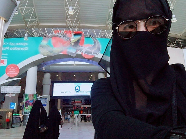 黒いストールは中東で役に立ちました