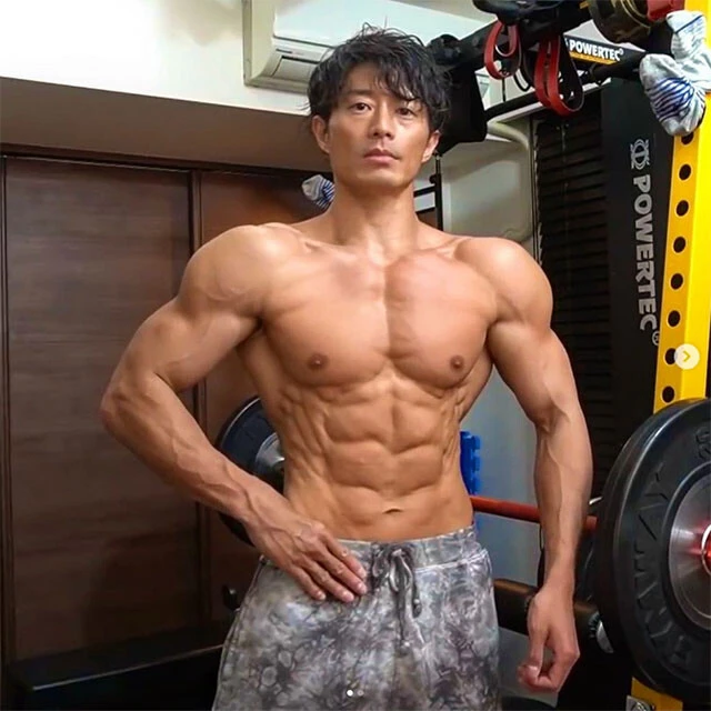 人気筋トレ系YouTuberのコアラ小嵐氏