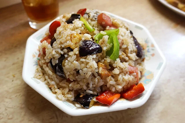 「龍王」の「ナスバター炒飯」