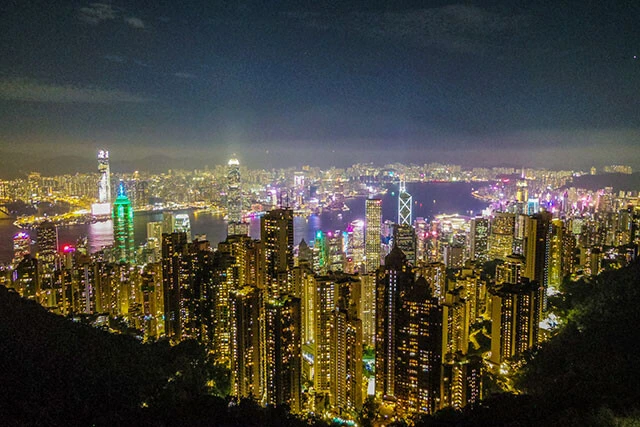 香港（中国）「ビクトリア・ピーク（太平山）」から望む夜景 【往復航空券目安（4/27～29）】・4万9850円（香港エクスプレス／成田）　・6万1430円（グレーターベイ航空／成田）