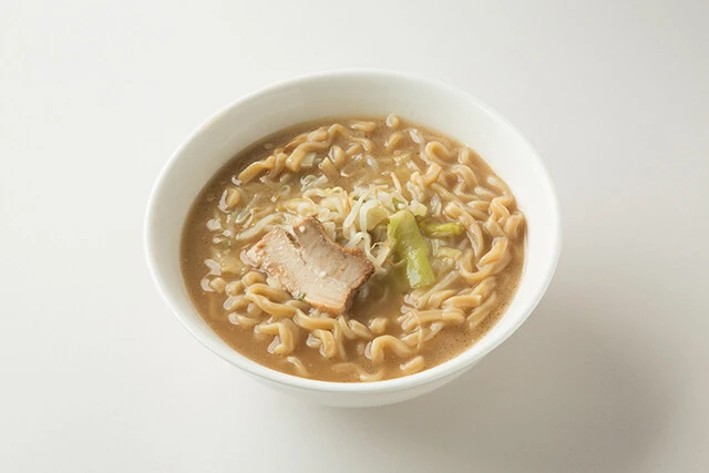 ローソン　無鉄砲 豚そば　419円