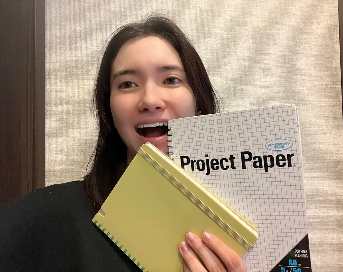 市川紗椰が愛用する「方眼ノート」の魅力を語る「シンプル、ロジカル、律義。精神安定ノートです」