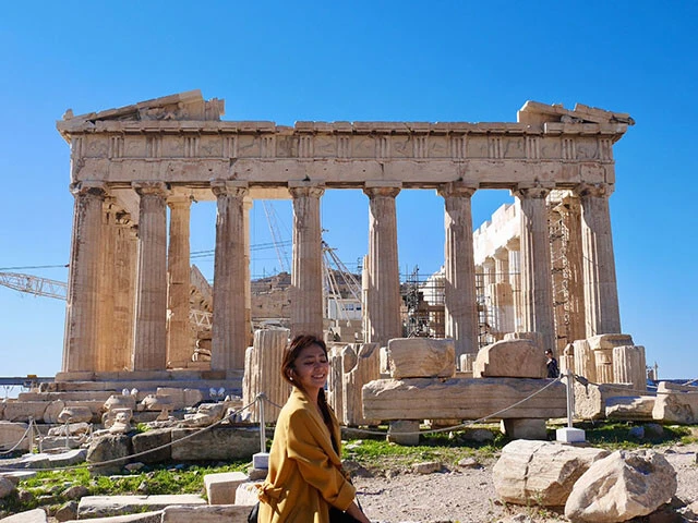 ギリシャ・アテネのアクロポリス(丘)に佇むパルテノン神殿