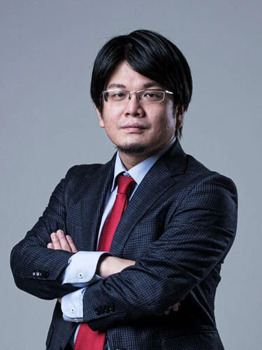 父と同じ経済アナリストとして活動している康平さん