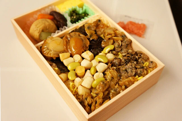 【品川貝づくし】久々の新幹線で、酒のつまみ最高峰の駅弁をつまみに飲む:パリッコ『今週のハマりメシ』第147回