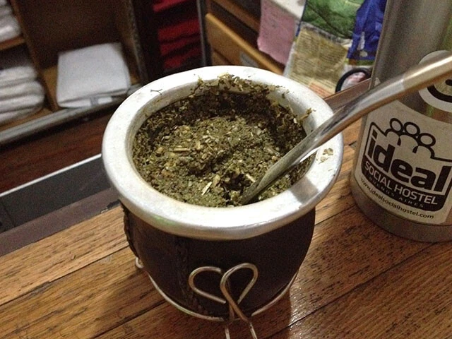 マテ茶カップとボンビージャ