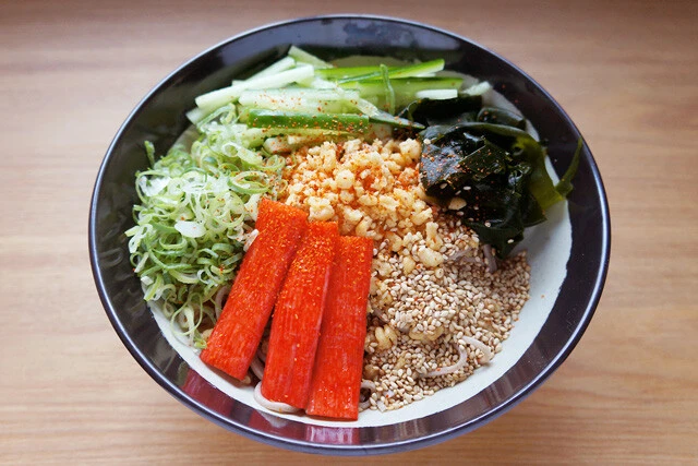 【冷やしたぬきそば】突然の衝動に突き動かされて作った、真夏の"立ち食いそば風"冷やしたぬきそば：パリッコ『今週のハマりメシ』第146回  