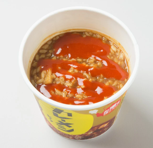 カレーが本格的な辛さに。多めにかけてもよし