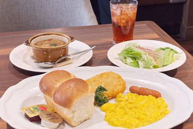 ファミレスから牛丼・定食..."チェーン店の朝食戦争"がスゴいことになっている!!