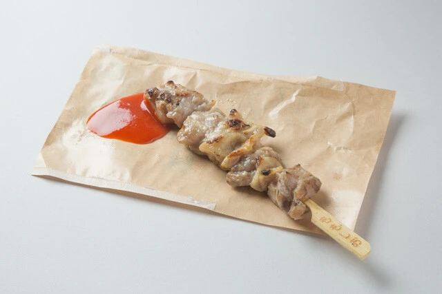 炭火焼きとり もも塩(ファミリーマート) ソースをディップして食べよう