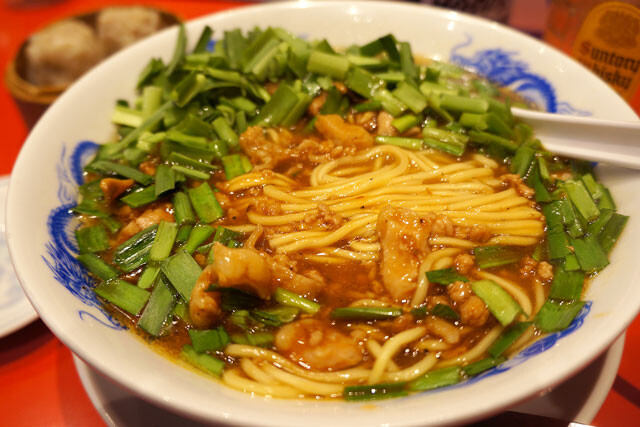 ストレートなわりに太めの麺がいい