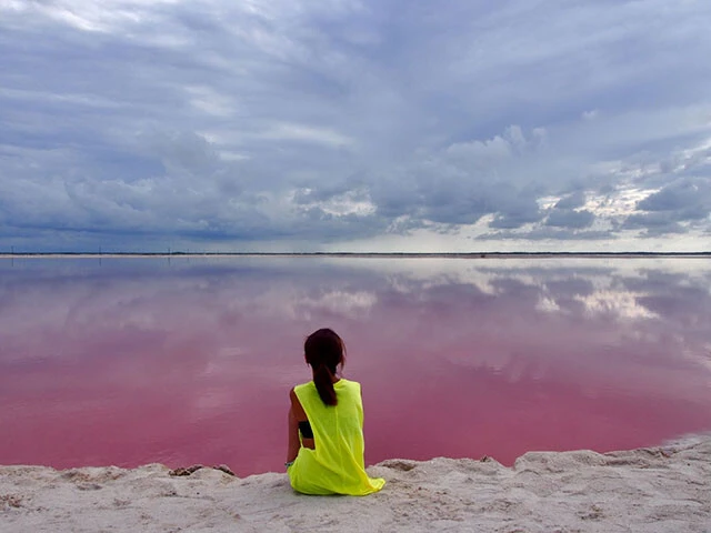 世界では数々の絶景を見ることができた（カンクン郊外／ピンクレイク）