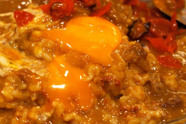 卵黄で味変しつつ