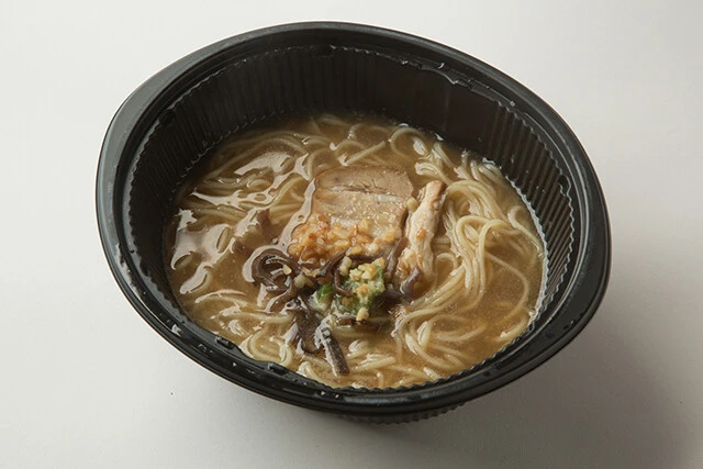 セブン-イレブン　天外天 豚骨ラーメン　483円