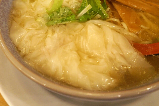 たっぷりのワンタン