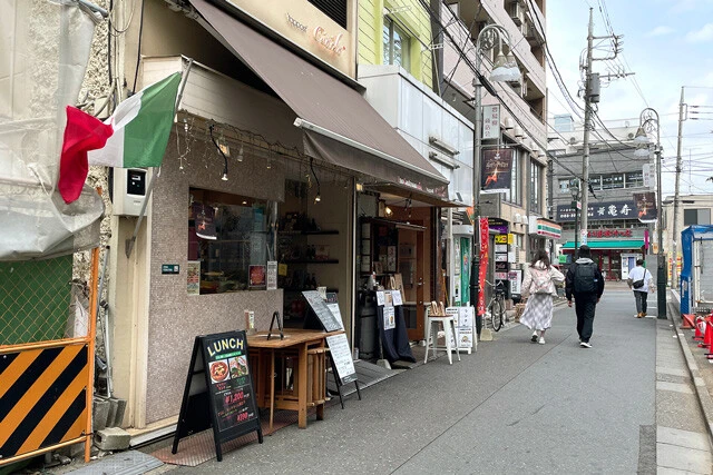 「タッポスト チャオラ」