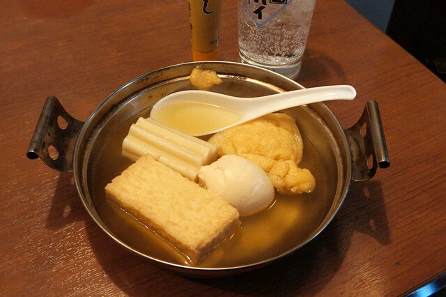 【おでんだしうどん】赤坂の繁華街で見つけた奇跡のような屋台で、おでんと酒に浸る:パリッコ『今週のハマりメシ』第168回