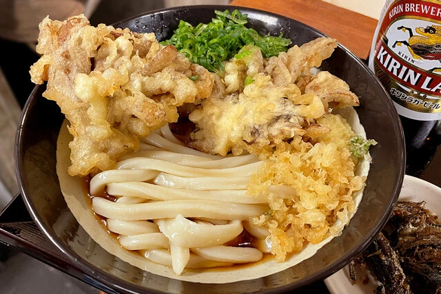 【さぬきうどん】伊吹いりこのだしと、つるつるむちむりぷりぷりな麺のうまさに衝撃が走る立ち食い店、吉祥寺「いぶきうどん」：パリッコ『今週のハマりメシ』第173回
