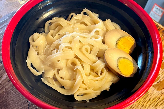 「混ぜそば」と「醤油煮玉子」