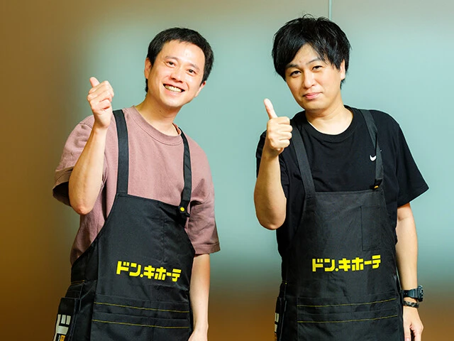 ドンキ芸人も＂情熱＂解説！　タリキの武政賢祐（左）と丸山裕樹。ドン・キホーテ店員歴26年のお笑いコンビ。芸歴よりドンキ店員歴のほうが長い。偏愛めしは「ドンキらしい魅力にあふれた商品」と評価