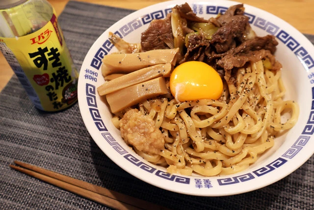 【すき焼きにんにくまぜそば】すき焼きのたれが余ったらニンニクガッツリ極太まぜそばにカンタン超絶アップグレード!<野島慎一郎のバカレシピ>