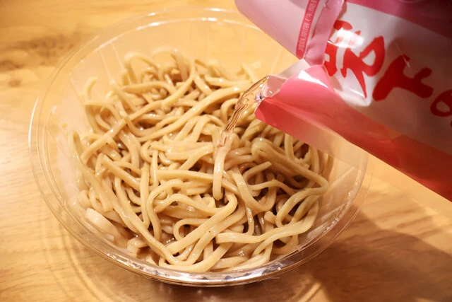 岩下の新生姜を漬け汁ごと投入！