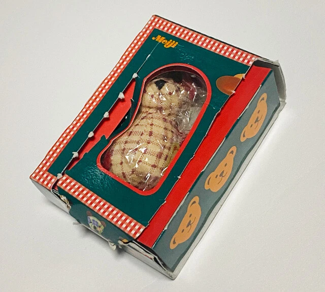 「365日のバースデーテディ」のパッケージ。この右側にマーブルチョコレートが入っている