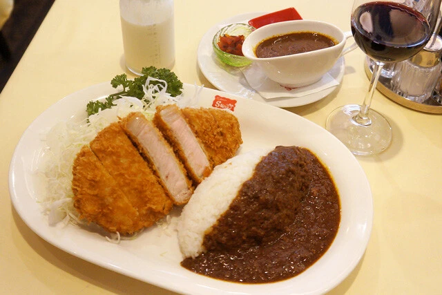 「千葉さんのカツカレー プレミアム」