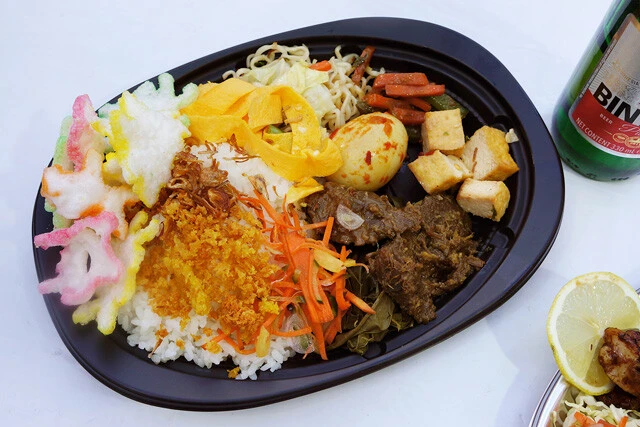 知らないものだらけのプレート