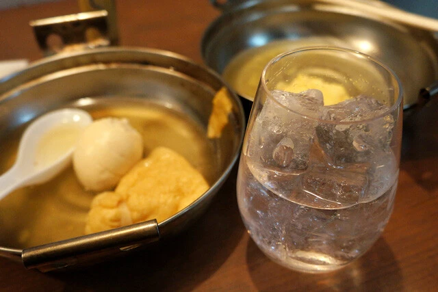 「芋焼酎ロック」(600円)