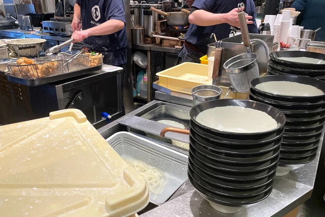 活気あふれる店内