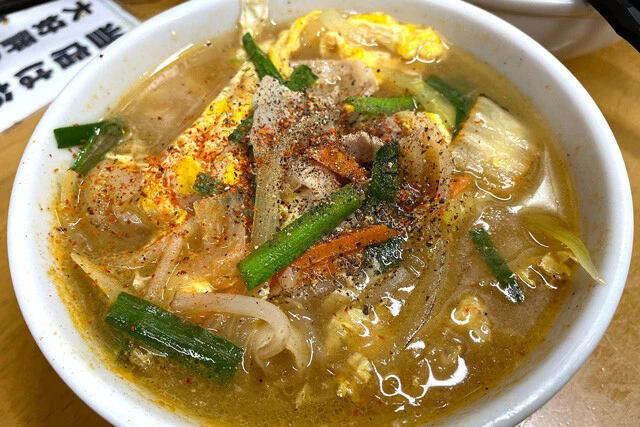 【チョメチョメラーメン】野毛のアッパー中華料理店「三陽」は、なにを食べても絶品で人情あふれる名酒場だった:パリッコ『今週のハマりメシ』第177回