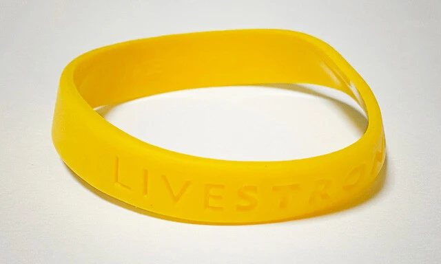 LIVESTRONGのリストバンド
