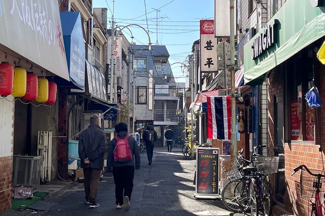 夜の飲み歩きが楽しそうな一画