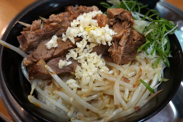 刻みにんにくものせて