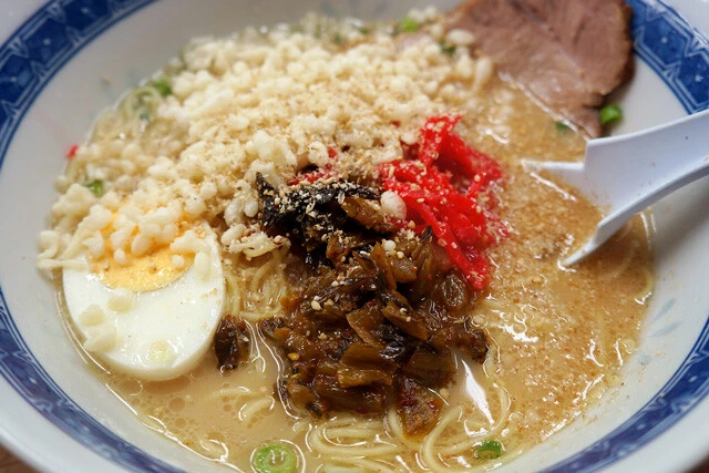 薬味全マシとんこつラーメン