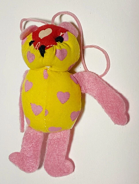 タグが直接縫いつけられた商品（表）