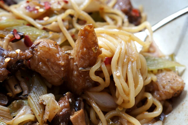 脂身と麺の相性がすごい