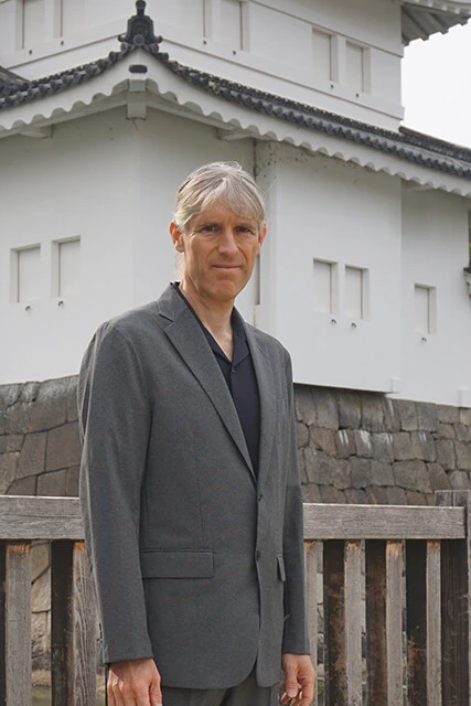 「江戸時代の武士は、いわば終身雇用があった時代のサラリーマン。一方、戦国時代の武士は転職を繰り返すジョブホッパーに似ています」と語るフレデリック・クレインス氏