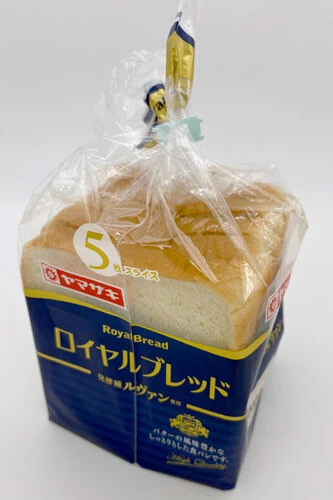 【おまけ】5枚切り食パン 181円／関東では6枚切りや8枚切りが主流だが、関西では5枚切りの食パンがスーパーなどの売り場で目立っている。「関西は粉物文化でもっちりした厚切りの味が好まれるため」「関東は食パンをおやつ代わりに食べ、関西は食事代わりに食べていたから」など諸説あり、その理由ははっきりしていないという……