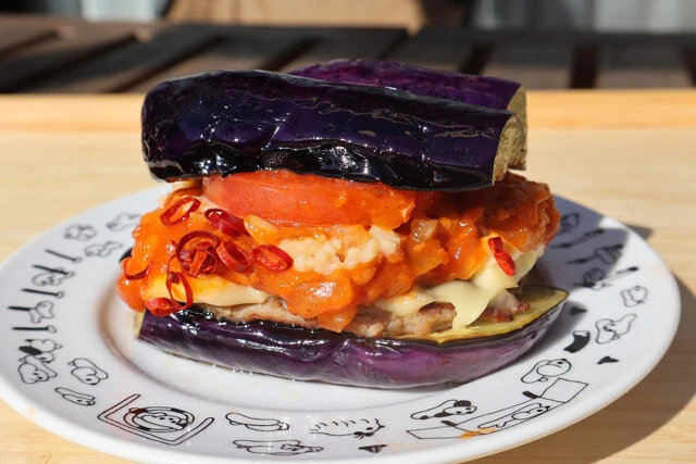 （５）完成！「ナスチーズバーガー」