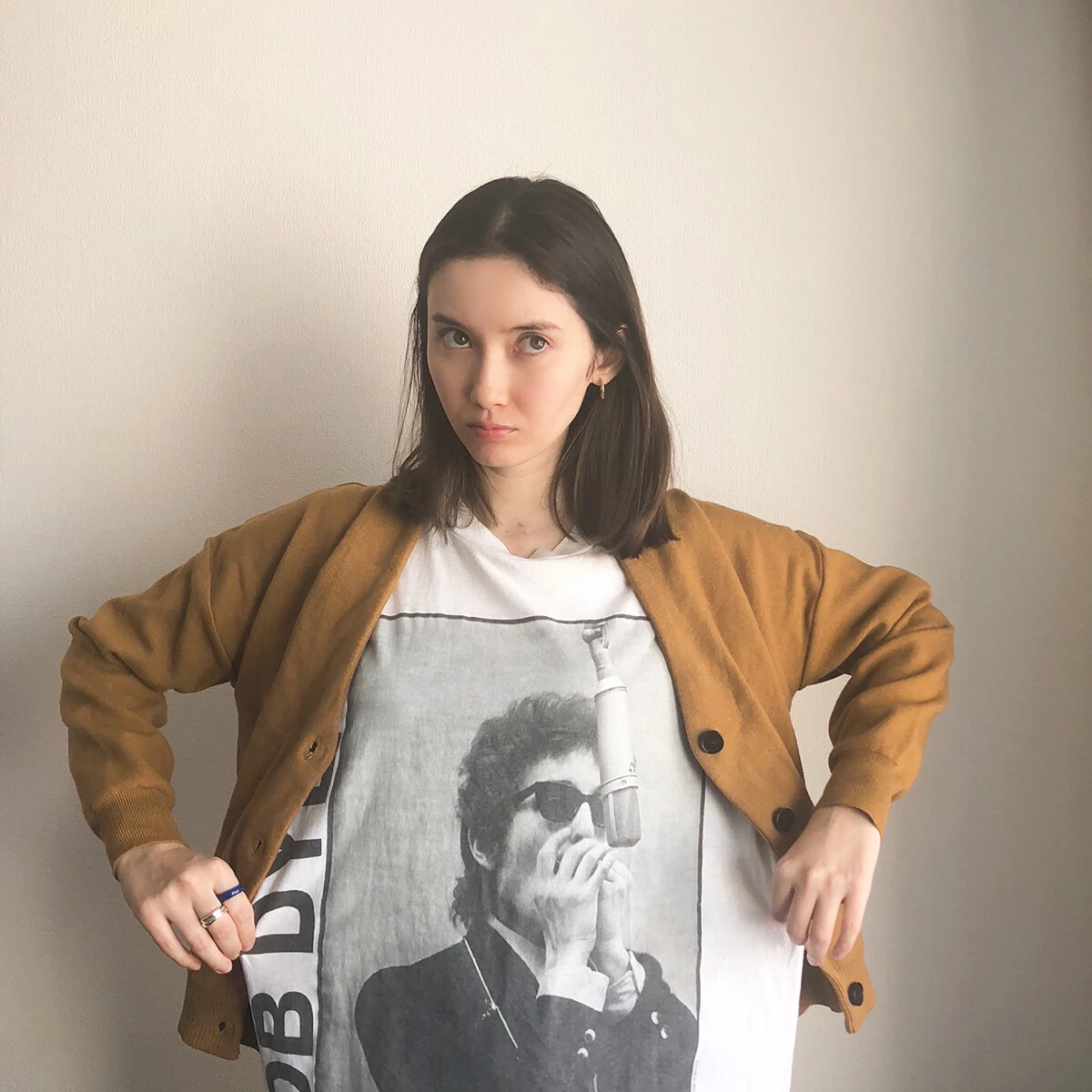 若きボブ・ディランを描いた映画『名もなき者』を見た市川紗椰。ボブへの印象は「はっきり言って、"ソフトクズ"」